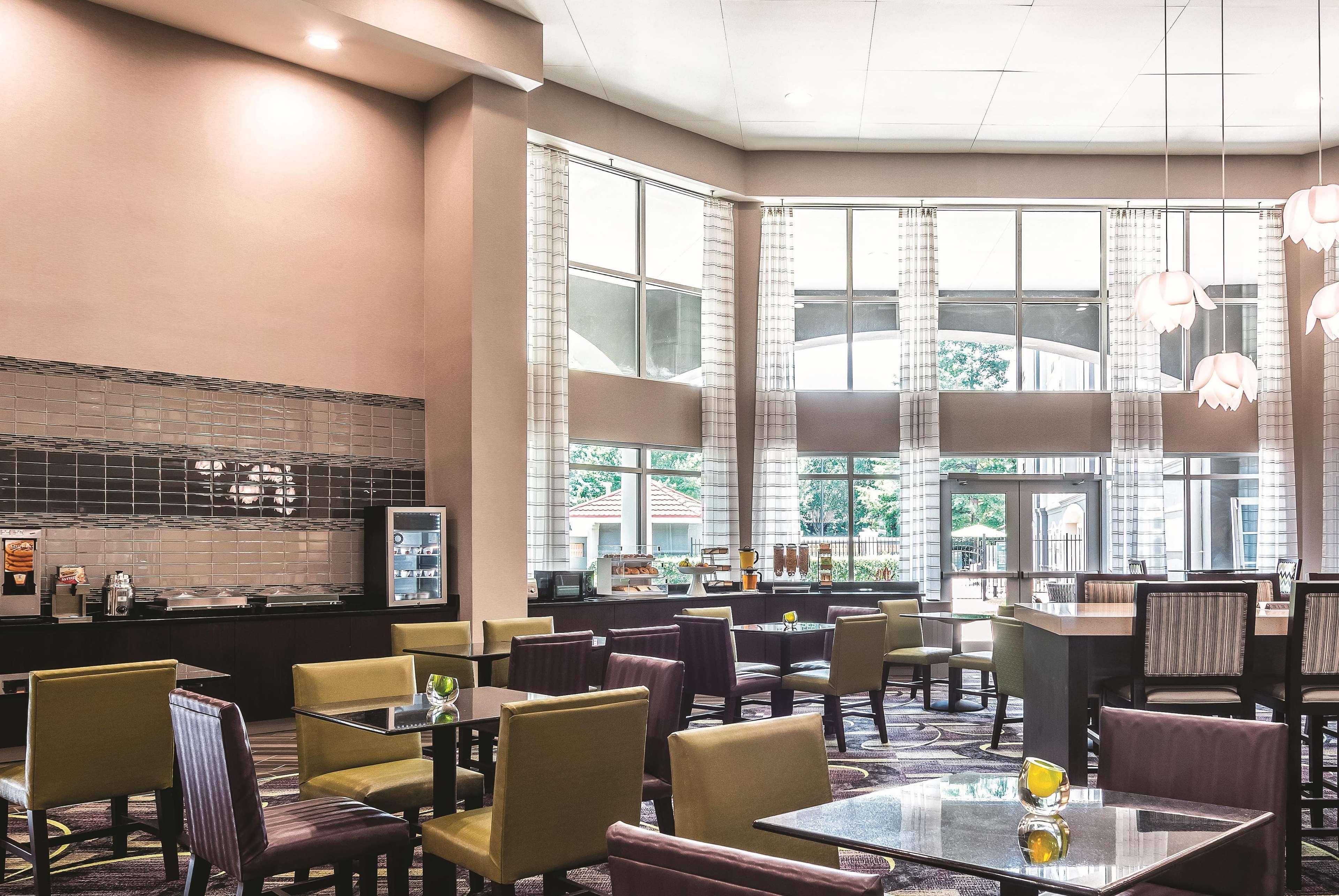 La Quinta By Wyndham Atlanta Perimeter Medical Hotel Sandy Springs Exterior photo