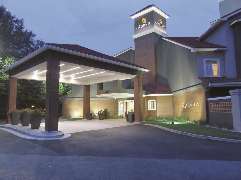 La Quinta By Wyndham Atlanta Perimeter Medical Hotel Sandy Springs Exterior photo