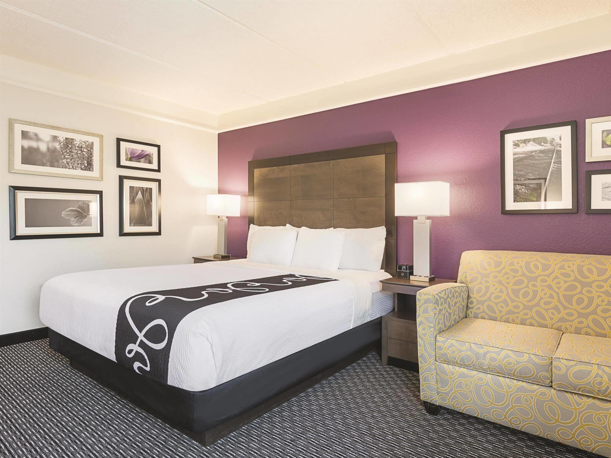 La Quinta By Wyndham Atlanta Perimeter Medical Hotel Sandy Springs Exterior photo