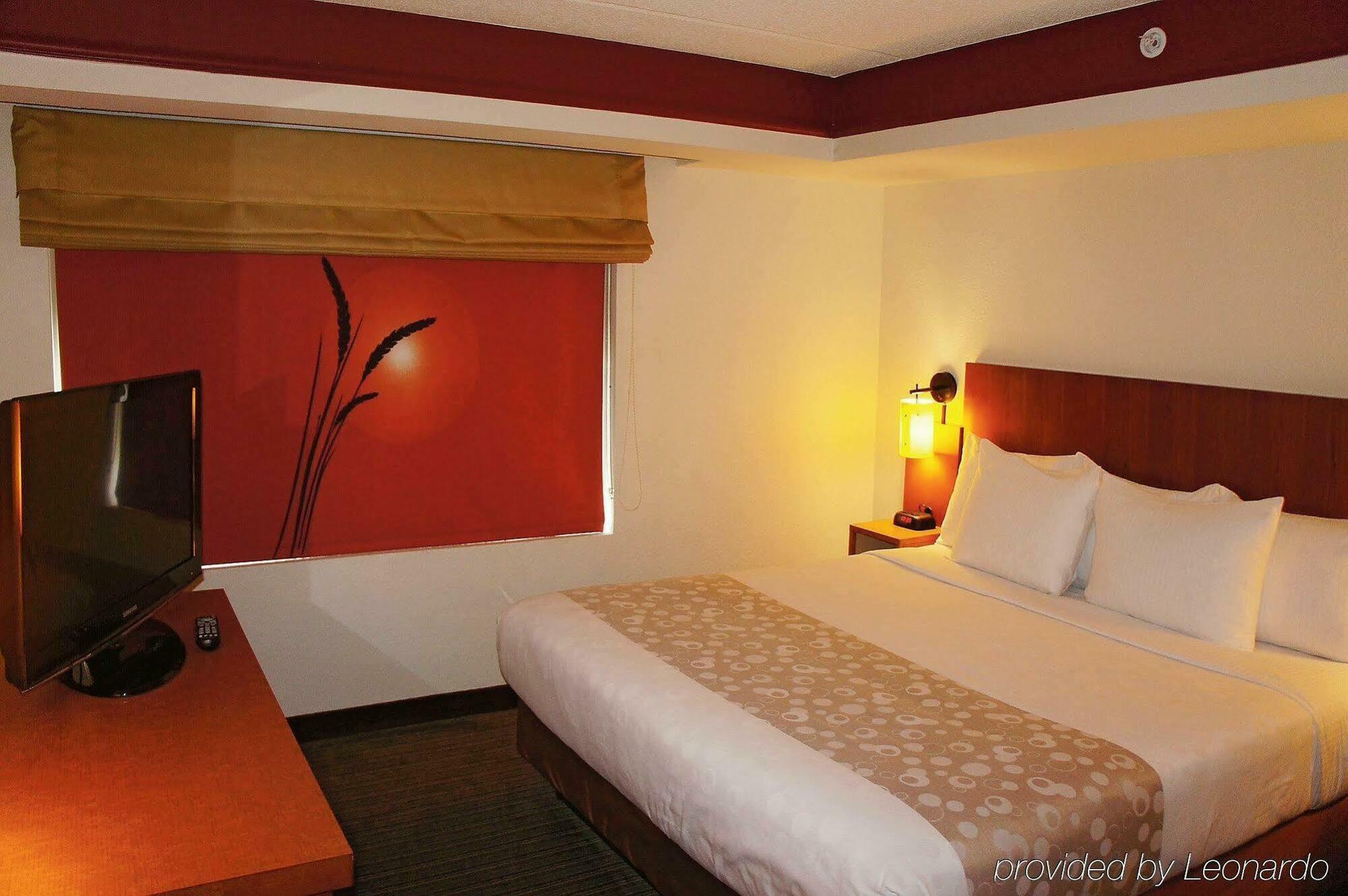 La Quinta By Wyndham Atlanta Perimeter Medical Hotel Sandy Springs Exterior photo